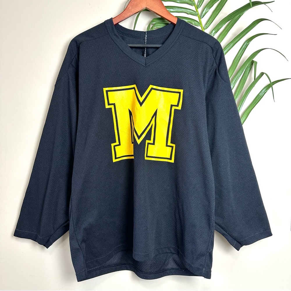 Vintage 90’s Maska Black & Yellow Air Knit Hockey Jersey